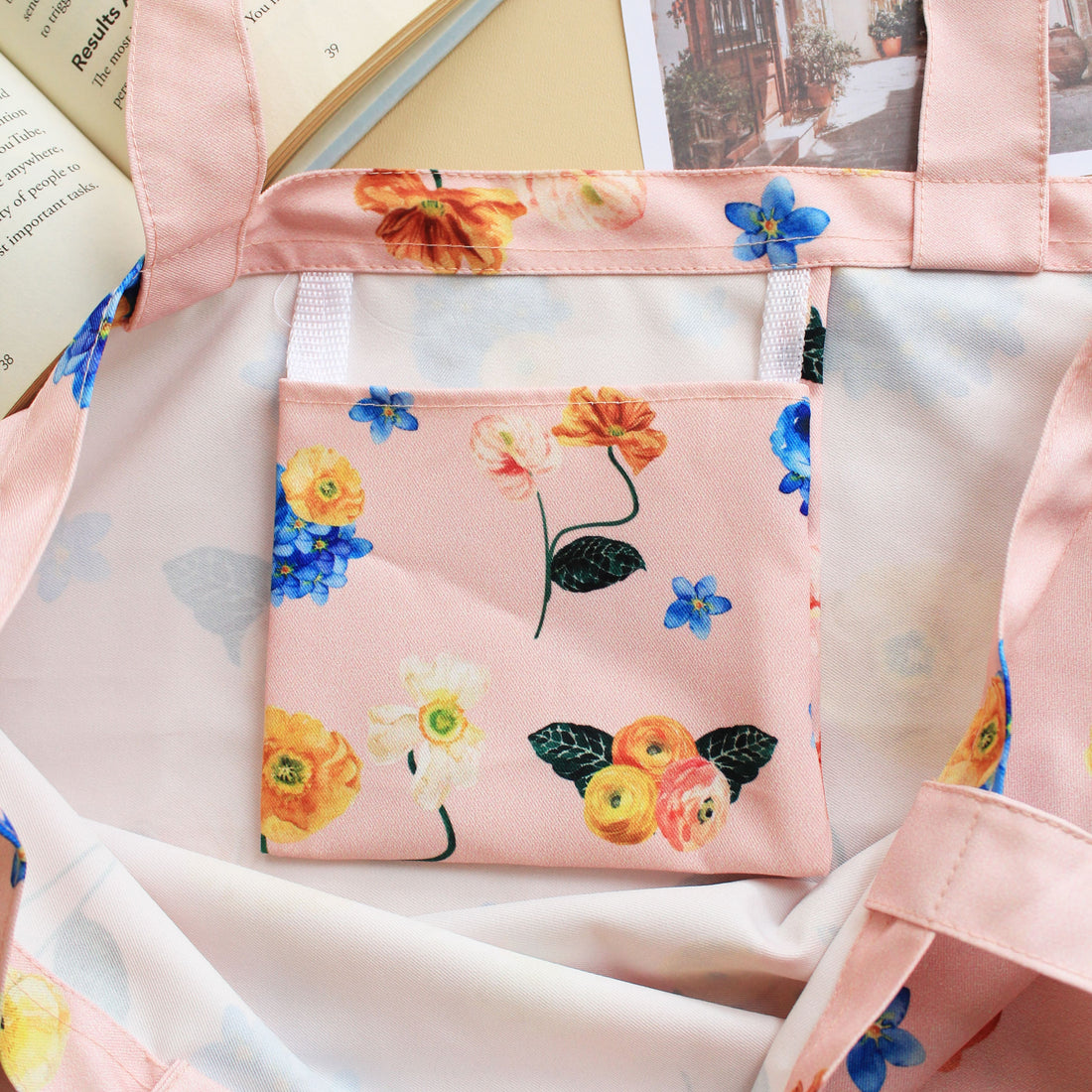 Flower Path Tote Bag Lipat